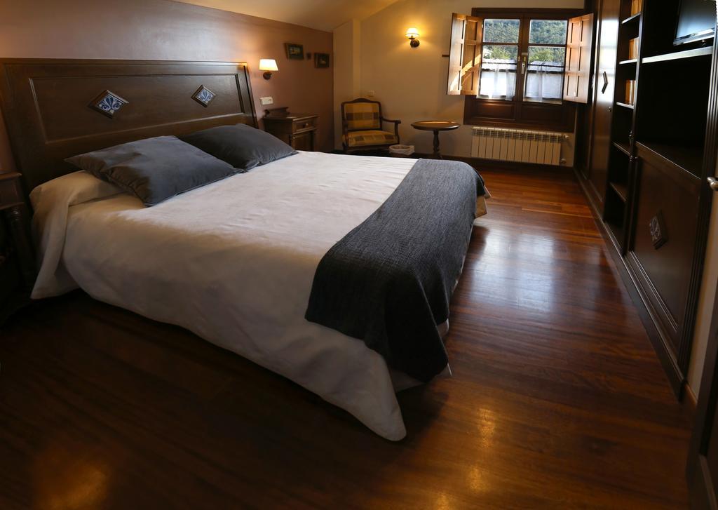 Casa De Aldea La Pumariega Hotell Caces Eksteriør bilde