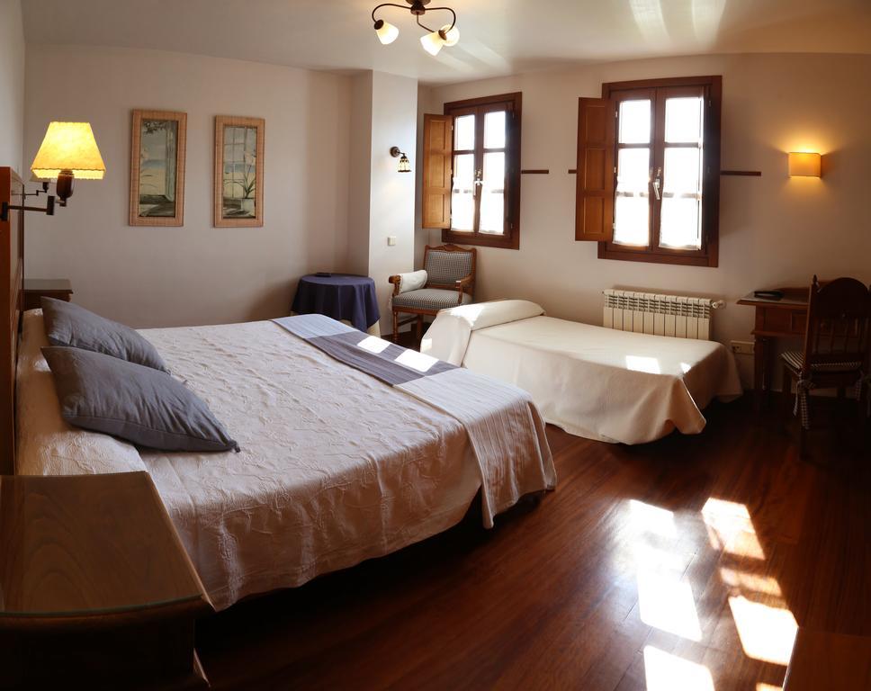 Casa De Aldea La Pumariega Hotell Caces Eksteriør bilde