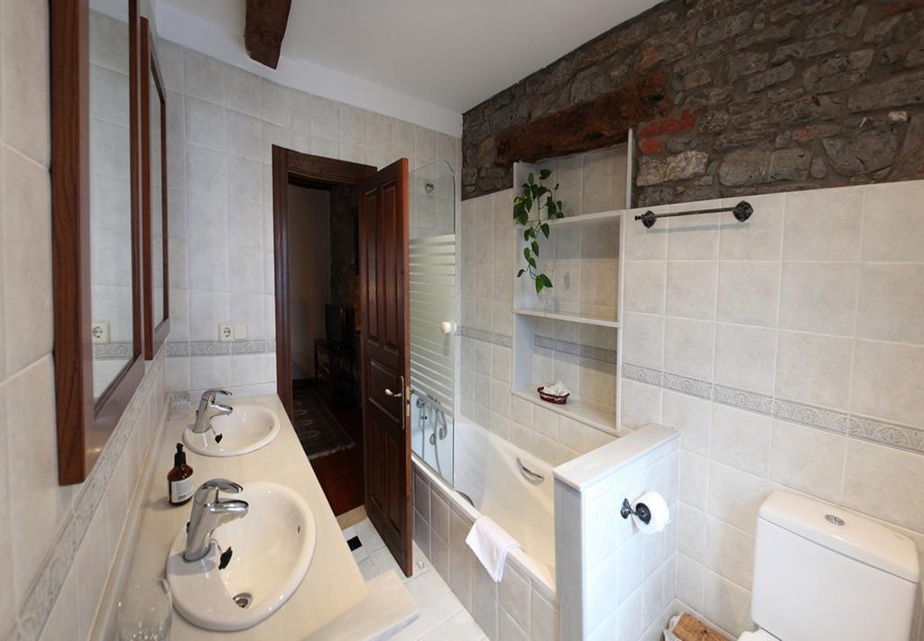 Casa De Aldea La Pumariega Hotell Caces Rom bilde